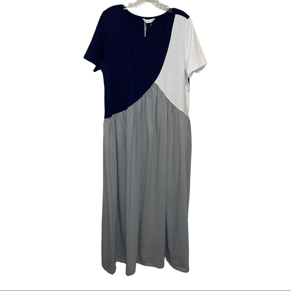 NWT  Tendency Woman Dress Size L